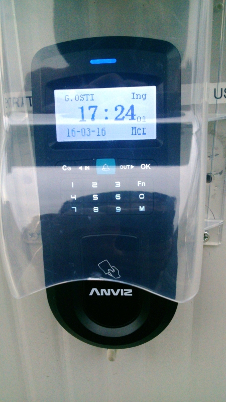  Controllo accesso Anviz VP30 card rfid per controllo varco esterno con cover impermeabile